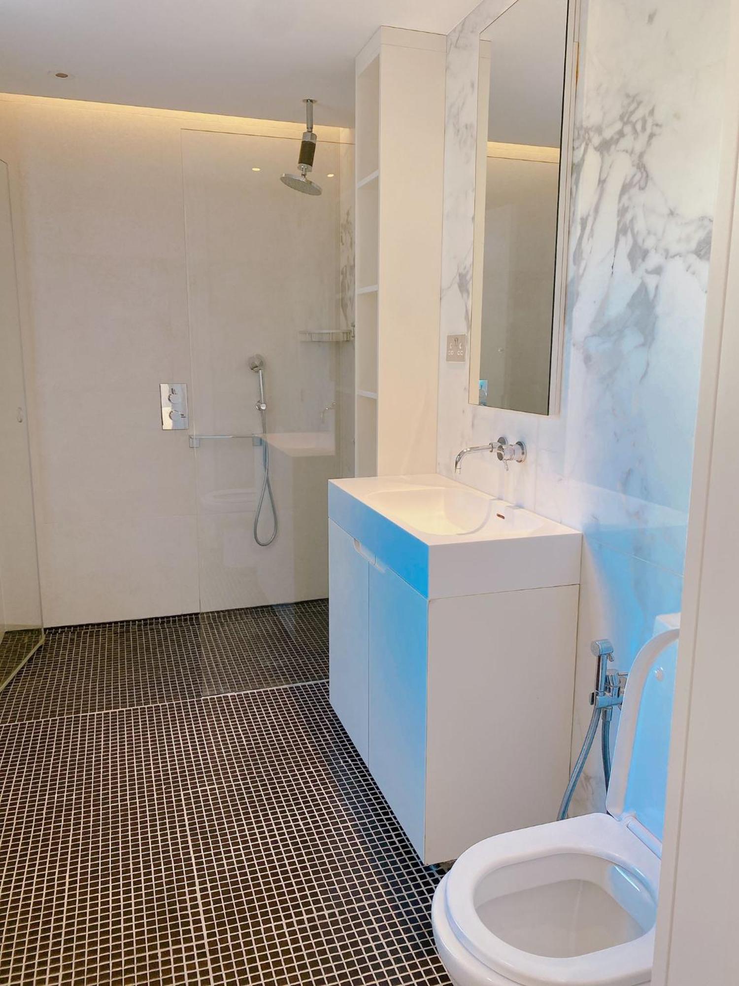 Apartment 4 Bed House Next To Holland Park London