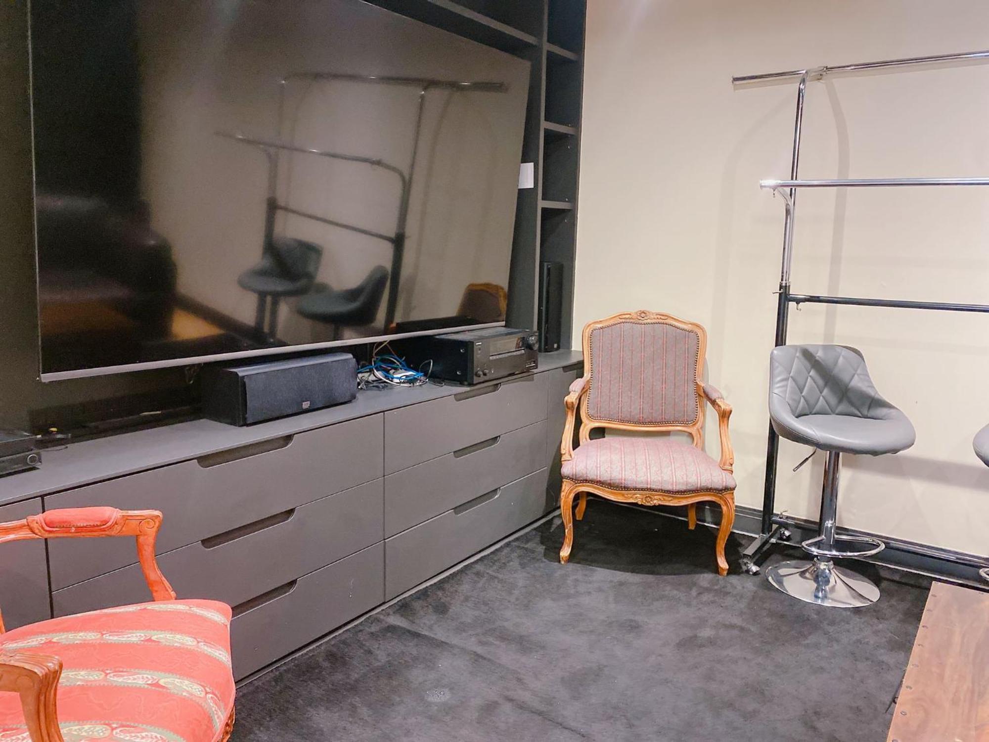 4 Bed House Next To Holland Park Apartment *