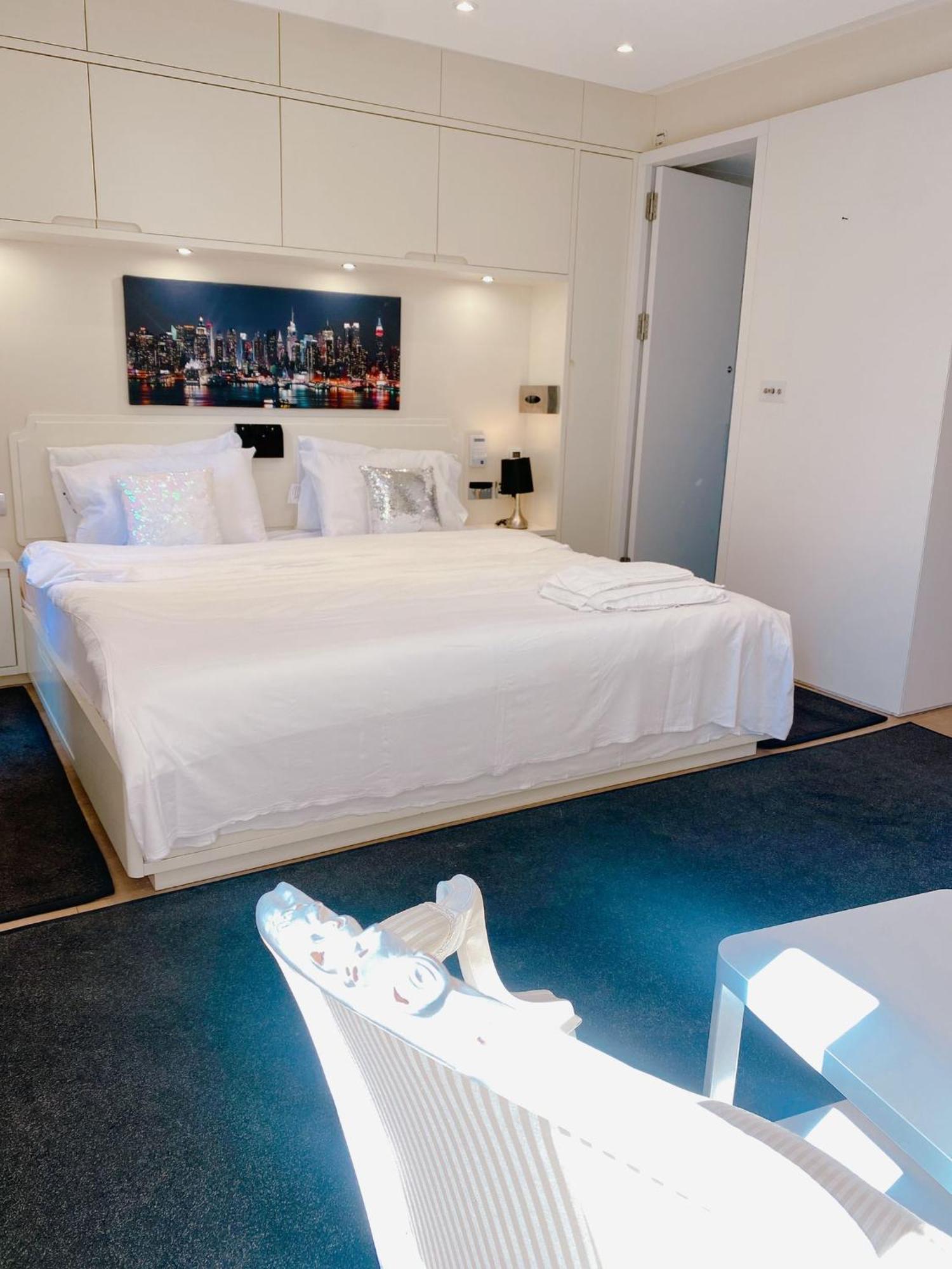 Apartment 4 Bed House Next To Holland Park *