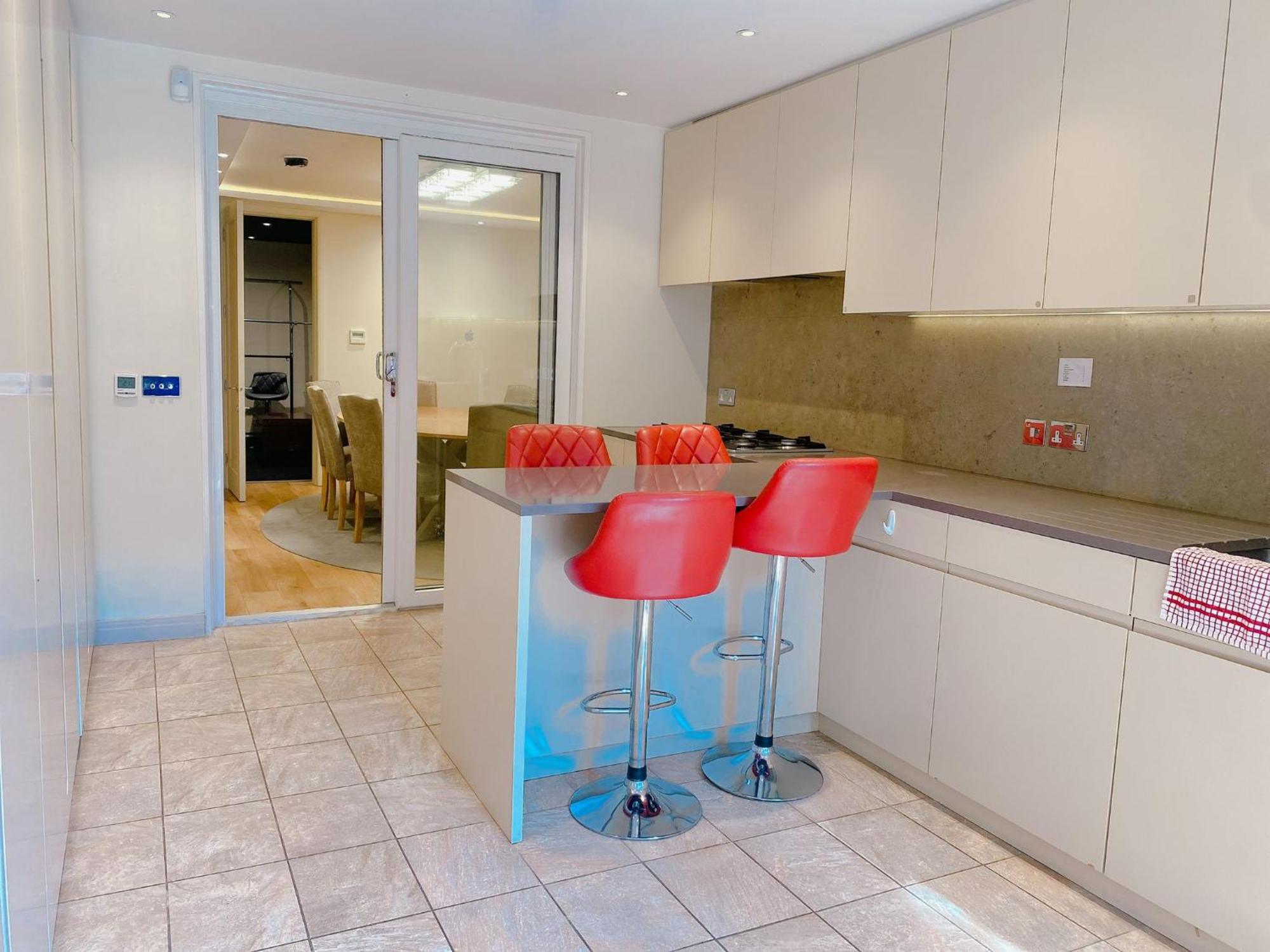 4 Bed House Next To Holland Park Apartment London